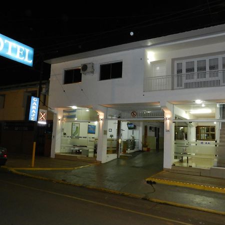 Hotel Colon Posadas Bagian luar foto