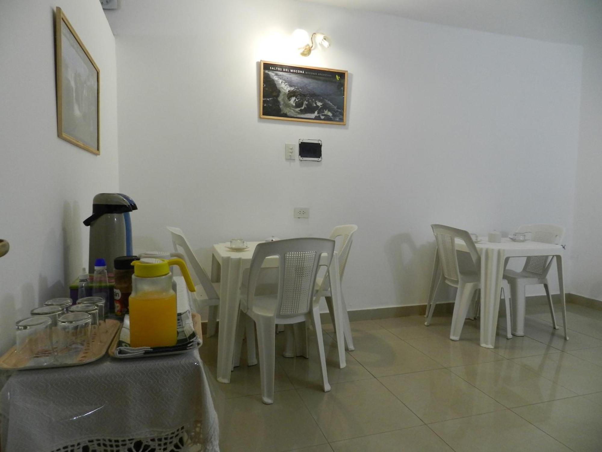 Hotel Colon Posadas Bagian luar foto