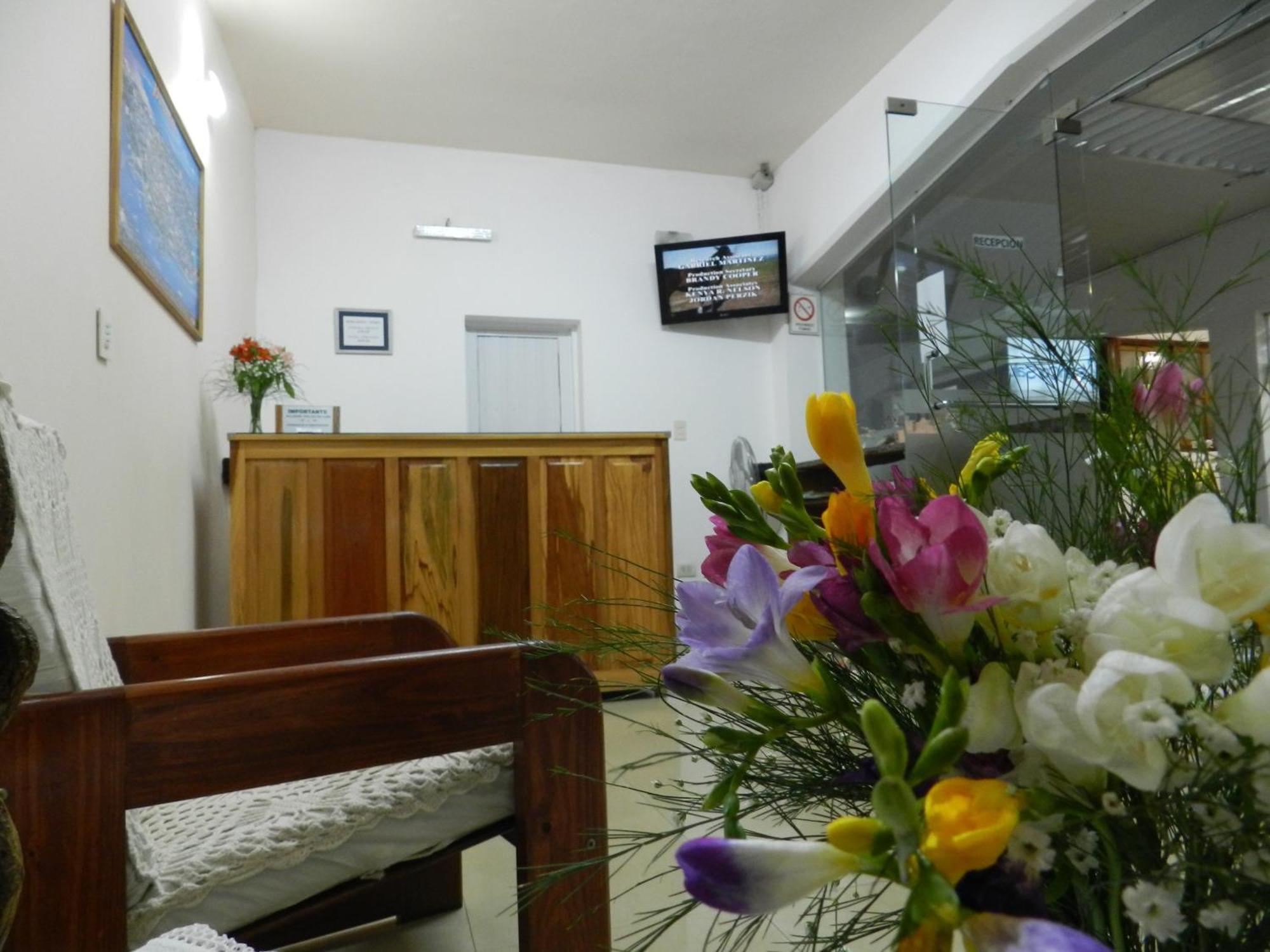 Hotel Colon Posadas Bagian luar foto