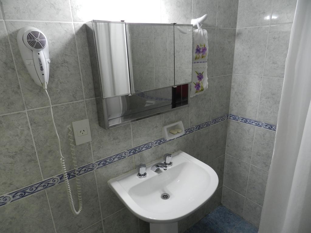 Hotel Colon Posadas Bagian luar foto