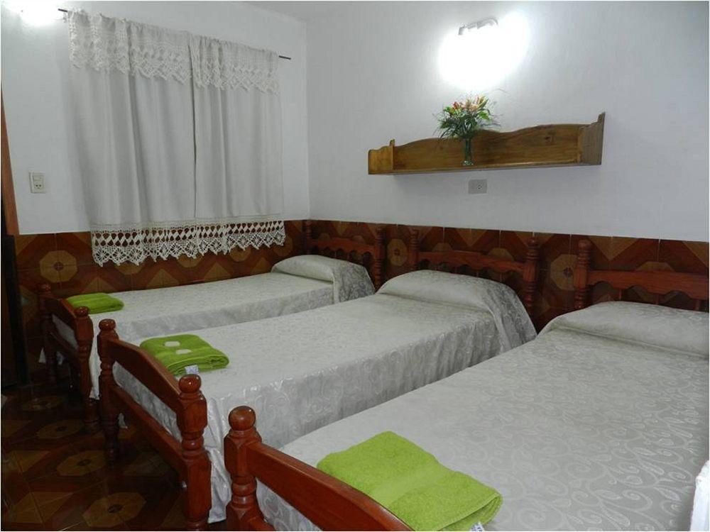 Hotel Colon Posadas Bagian luar foto