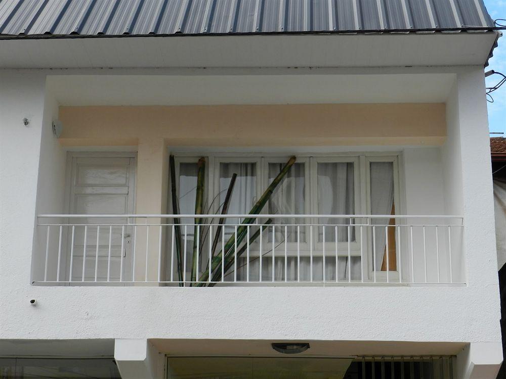 Hotel Colon Posadas Bagian luar foto