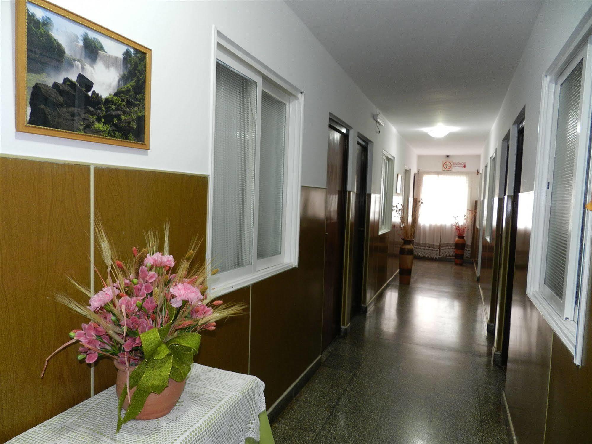 Hotel Colon Posadas Bagian luar foto