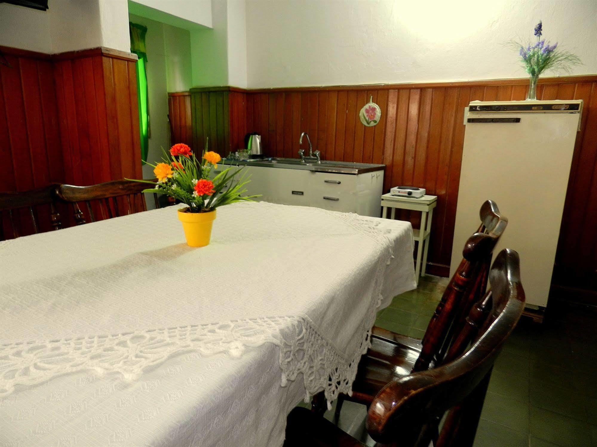 Hotel Colon Posadas Bagian luar foto